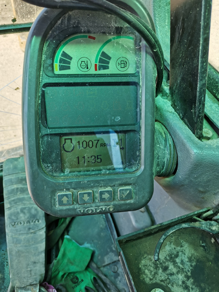 Crawler excavator VOLVO 700 B: picture 12