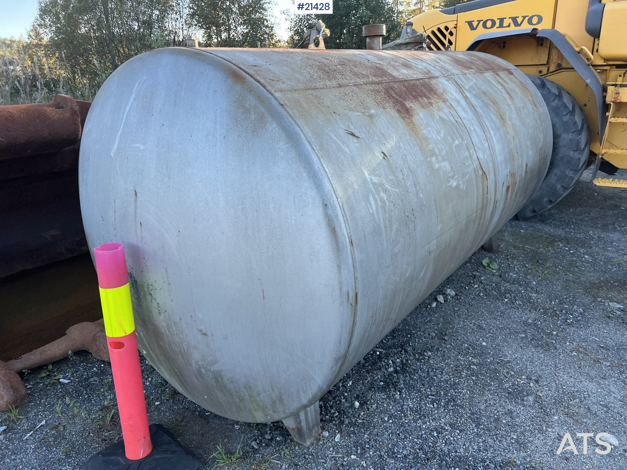 6000 liter diesel tank m/ pumpe og teller - Storage tank: picture 4 6000 liter diesel tank m/ pumpe og teller - Storage tank: picture 4