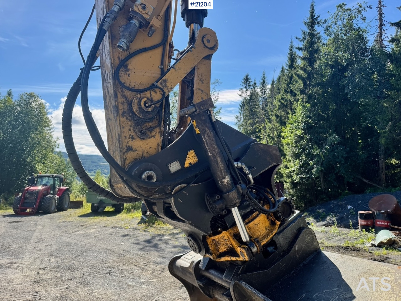Crawler excavator Caterpillar 323FL: picture 20