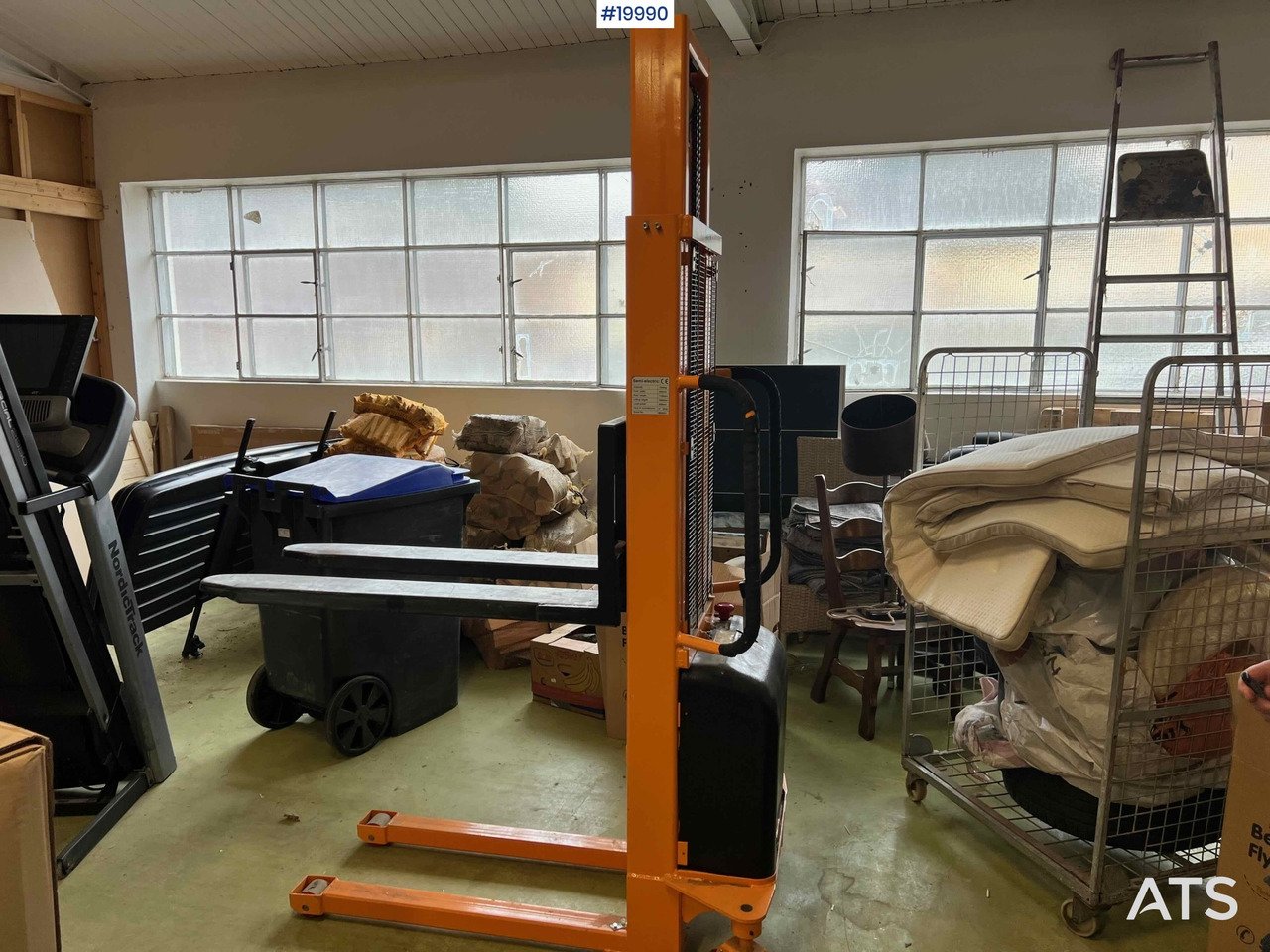 Semi-electric Pallestabler - Construction machinery: picture 3 Semi-electric Pallestabler - Construction machinery: picture 3