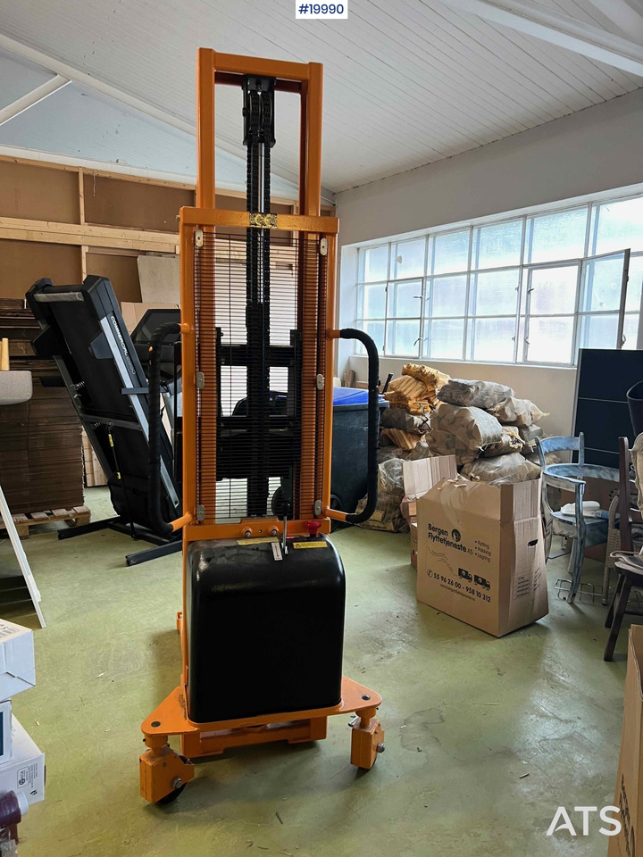 Semi-electric Pallestabler - Construction machinery: picture 5 Semi-electric Pallestabler - Construction machinery: picture 5