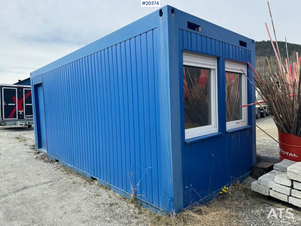 Containerbrakke med tre innganger - Construction container: picture 2 Containerbrakke med tre innganger - Construction container: picture 2