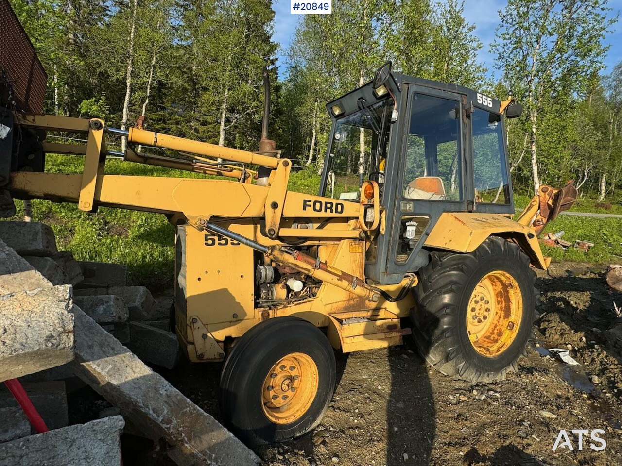 Ford 555 Traktorgraver m/ 2 frontskuffer og 2 graveskuffer - Backhoe loader: picture 2 Ford 555 Traktorgraver m/ 2 frontskuffer og 2 graveskuffer - Backhoe loader: picture 2