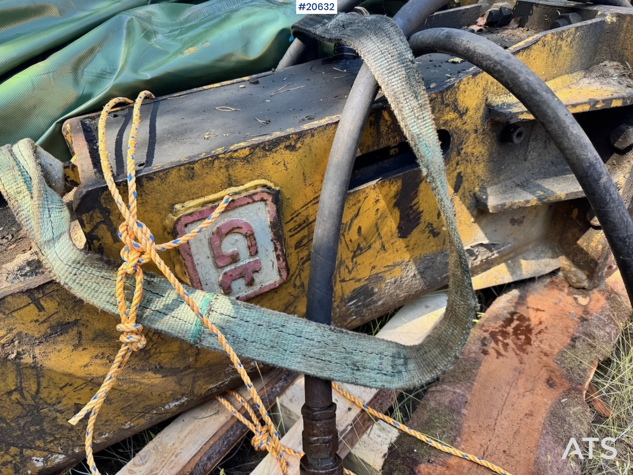 Giant GT60S - Hydraulic hammer for Construction machinery: picture 5 Giant GT60S - Hydraulic hammer for Construction machinery: picture 5