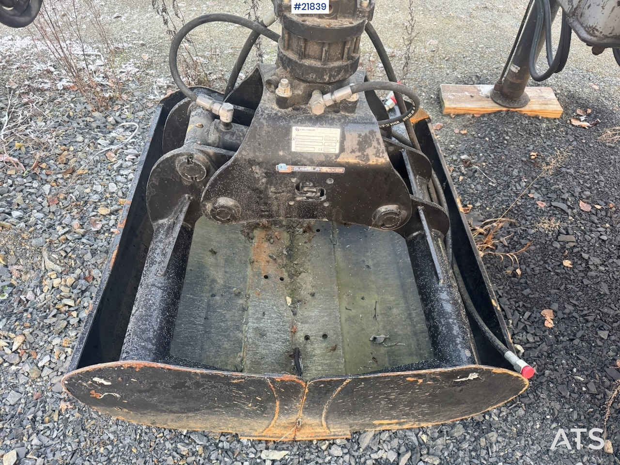 Gusella Bakker - Clamshell bucket: picture 4 Gusella Bakker - Clamshell bucket: picture 4