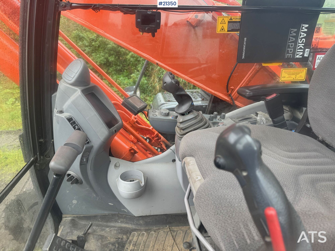 Excavator Hitachi ZX210LC: picture 24