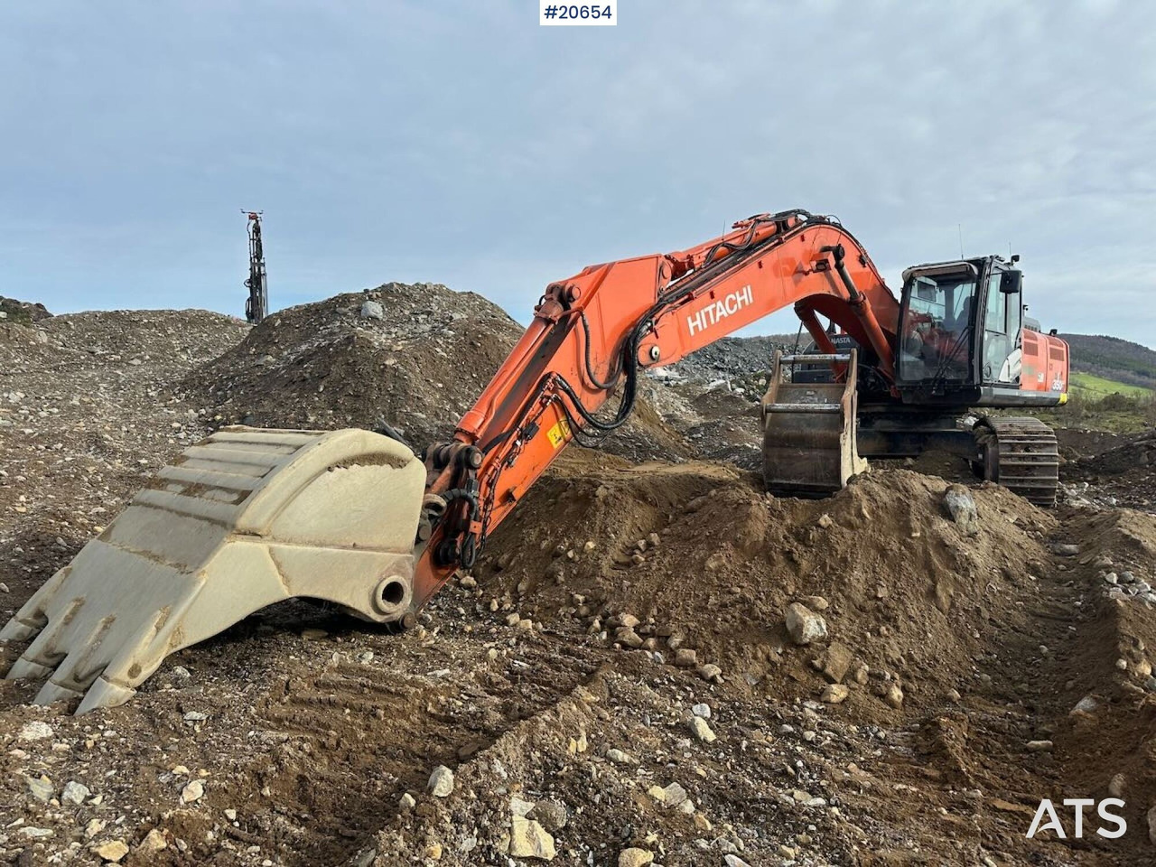 Hitachi ZX350LC-6 - Excavator: picture 1 Hitachi ZX350LC-6 - Excavator: picture 1