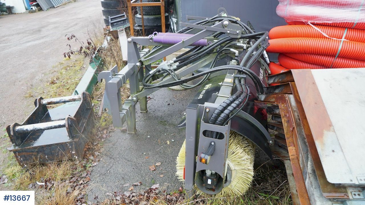 Holms SL 2.5 - Broom for Construction machinery: picture 4 Holms SL 2.5 - Broom for Construction machinery: picture 4
