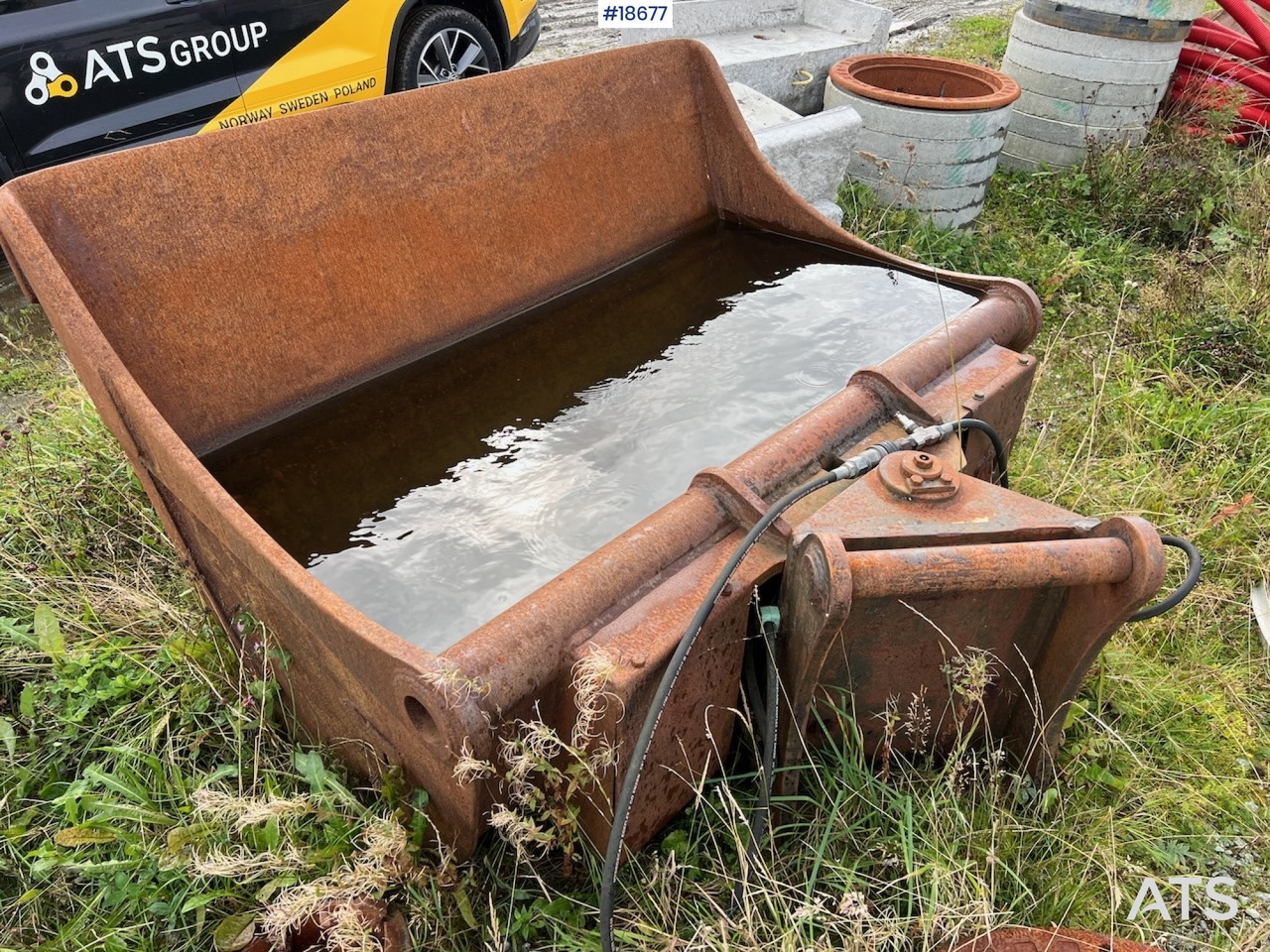 Hydr. pusseskuffe Hydr. pusseskuffe - Excavator bucket for Construction machinery: picture 2 Hydr. pusseskuffe Hydr. pusseskuffe - Excavator bucket for Construction machinery: picture 2