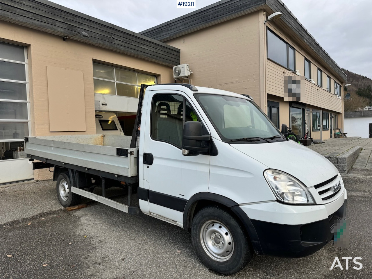 Dropside/ Flatbed truck Iveco 35S14: picture 7