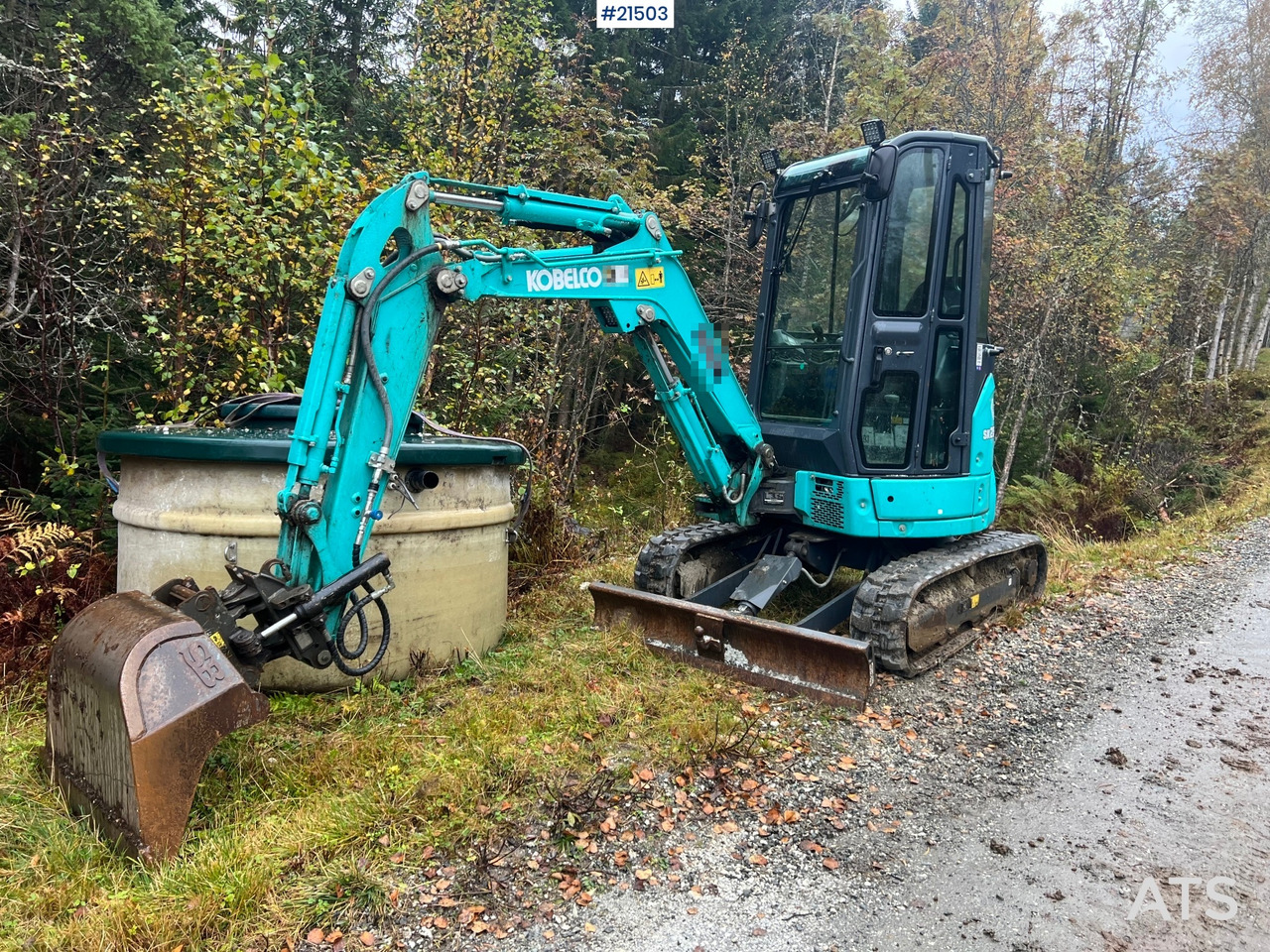 Kobelco Sk25SR-6E Gravemaskin m/ pusseskuffe,graveskuffe og tilt - Mini excavator: picture 1 Kobelco Sk25SR-6E Gravemaskin m/ pusseskuffe,graveskuffe og tilt - Mini excavator: picture 1