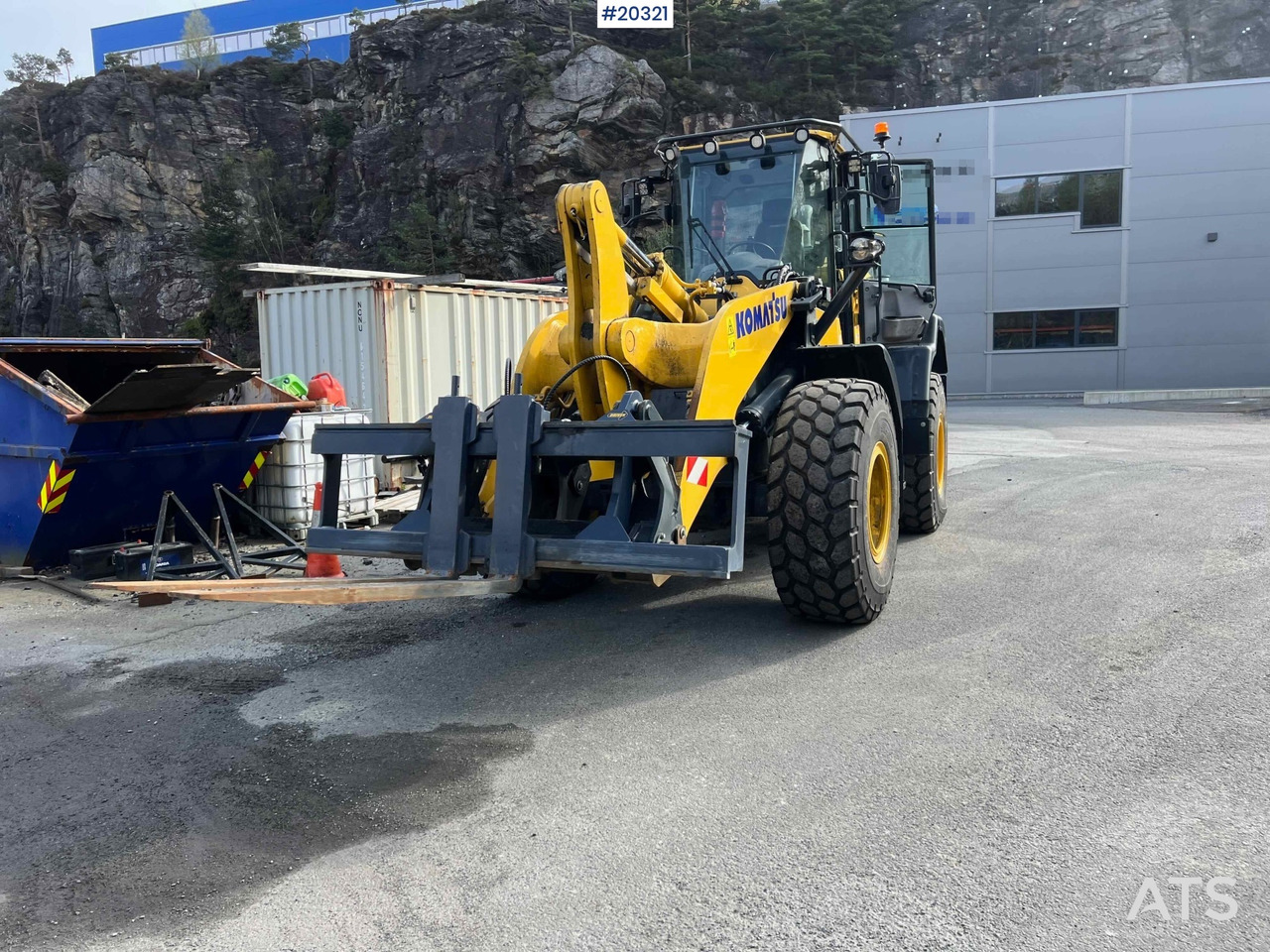 Komatsu WA320-8EO - Wheel loader: picture 3 Komatsu WA320-8EO - Wheel loader: picture 3