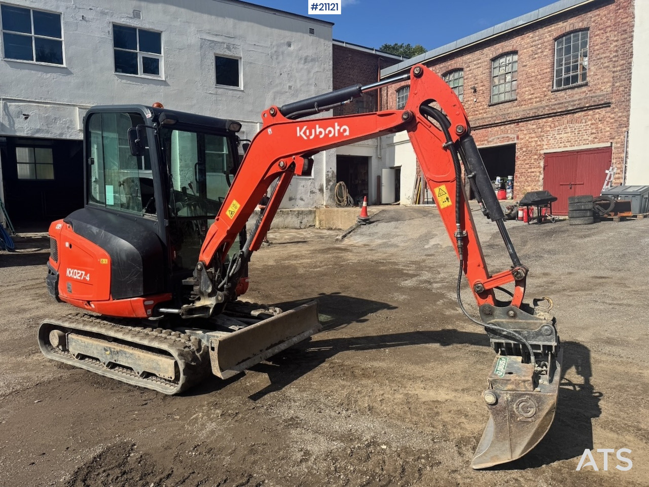 Mini excavator Kubota KX027-4: picture 8