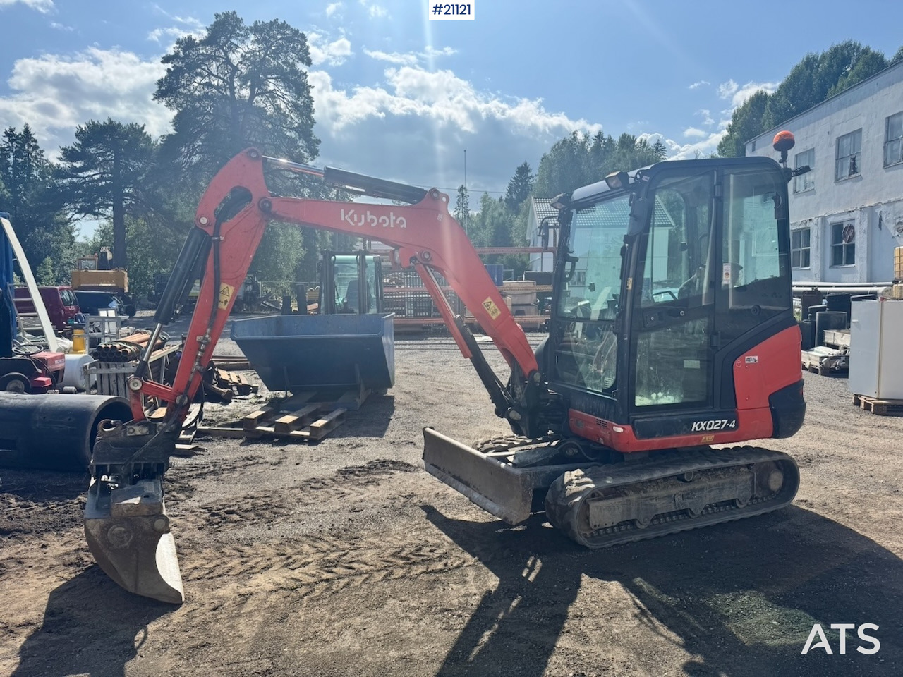Mini excavator Kubota KX027-4: picture 5