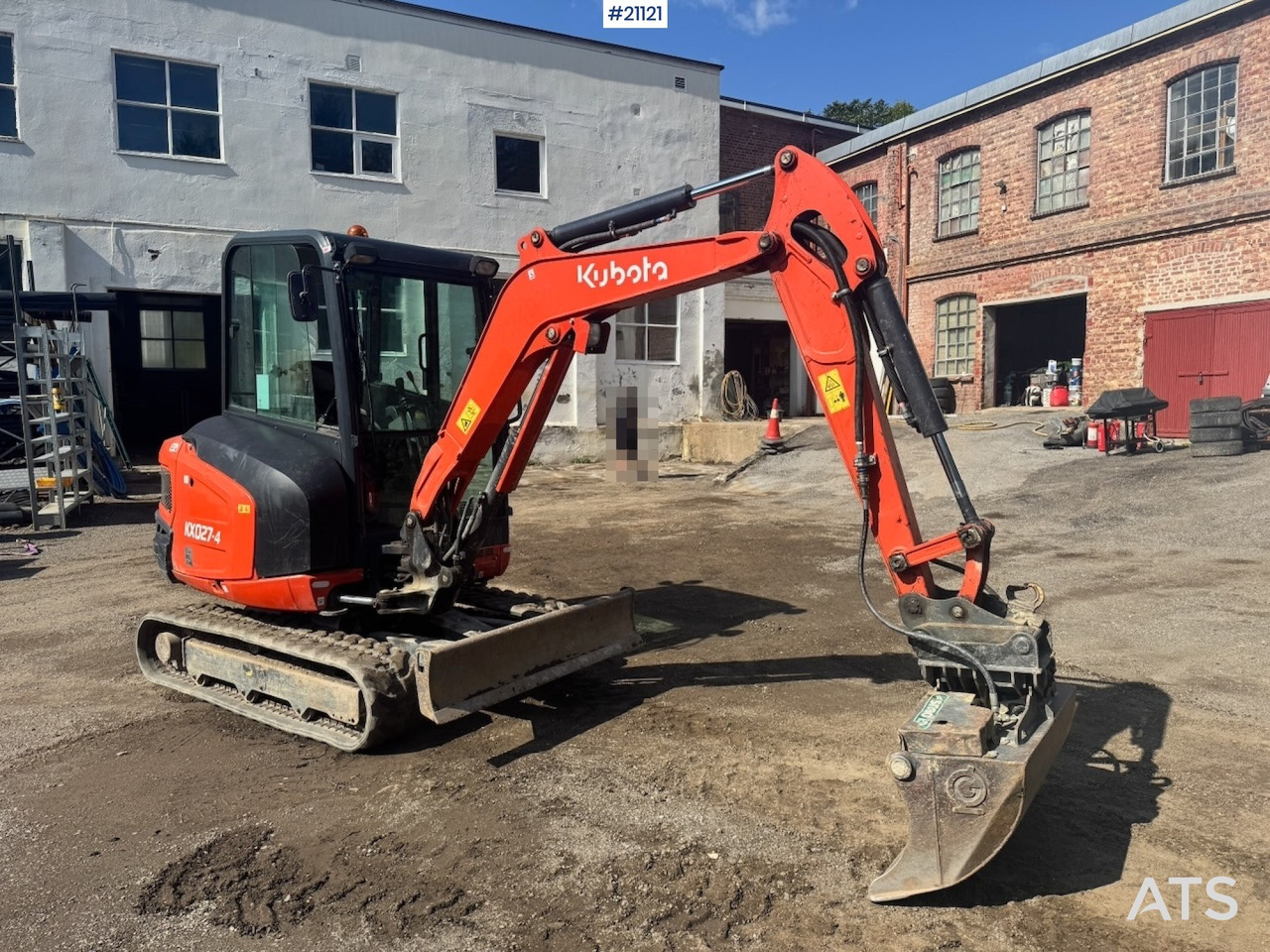 Mini excavator Kubota KX027-4: picture 9