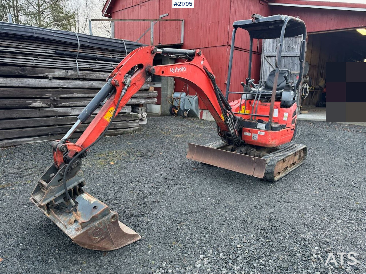 Kubota U17-3a Beltegraver m/ 4 skuffer, ripper og klo SE VIDEO - Mini excavator: picture 3 Kubota U17-3a Beltegraver m/ 4 skuffer, ripper og klo SE VIDEO - Mini excavator: picture 3