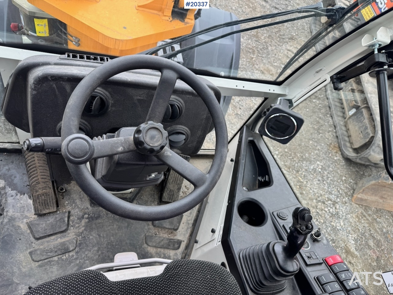 Wheel loader Liebherr L506C: picture 31