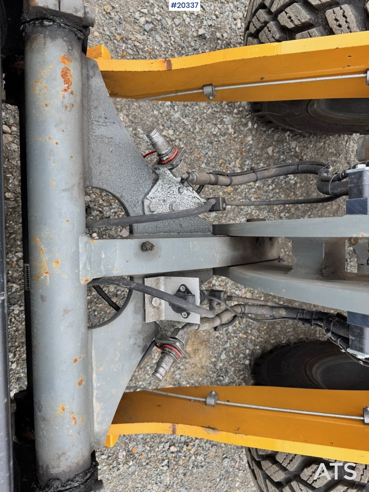 Wheel loader Liebherr L506C: picture 18