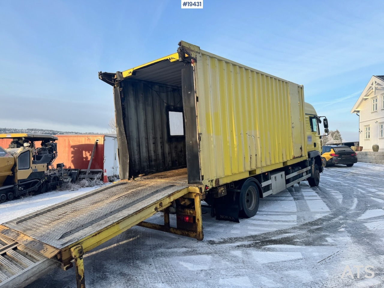 Container transporter/ Swap body truck MAN TGM 15.280: picture 7