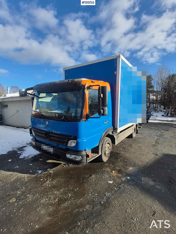 Mercedes 818 - Box truck: picture 2 Mercedes 818 - Box truck: picture 2