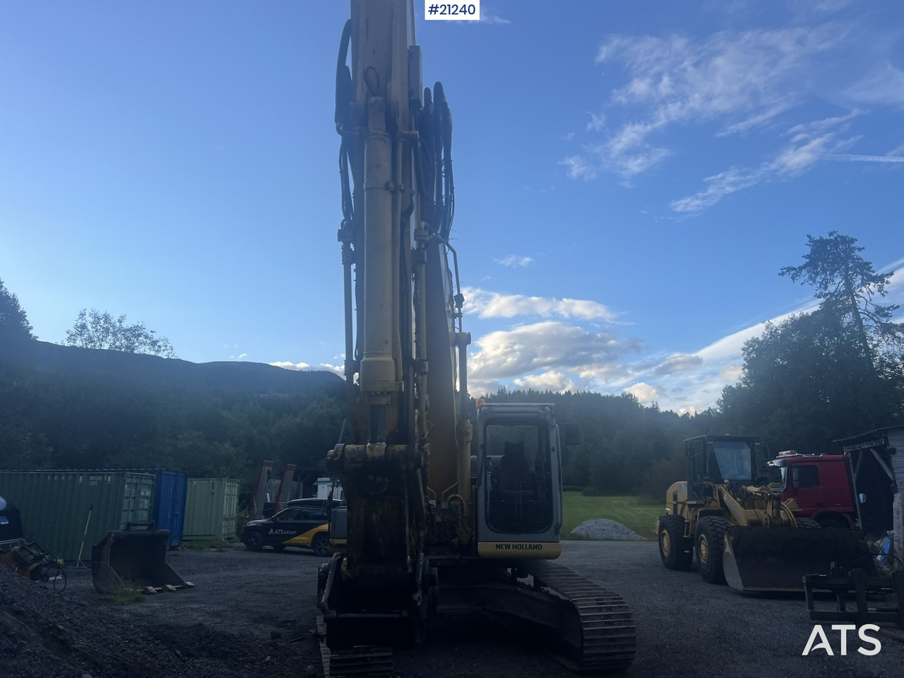 New Holland E265B Gravemaskin m/ graveskuffe og hydraulisk pusseskuffe - Crawler excavator: picture 5 New Holland E265B Gravemaskin m/ graveskuffe og hydraulisk pusseskuffe - Crawler excavator: picture 5