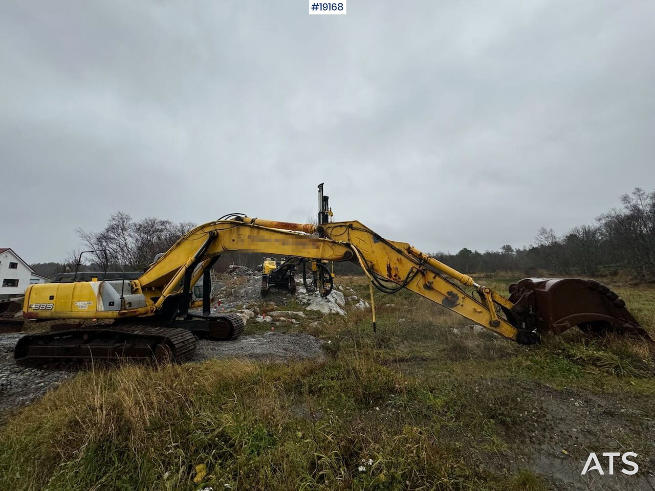 New Holland E385 - Excavator: picture 2 New Holland E385 - Excavator: picture 2