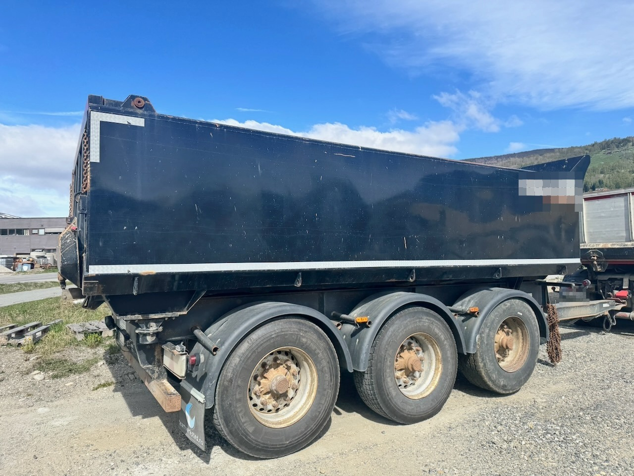 Renders trippelkjerre - Tipper trailer: picture 4 Renders trippelkjerre - Tipper trailer: picture 4