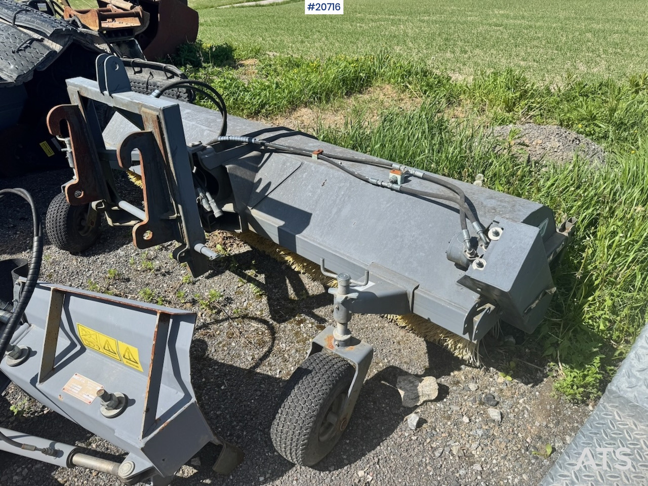 Sami kost - Broom for Construction machinery: picture 1 Sami kost - Broom for Construction machinery: picture 1