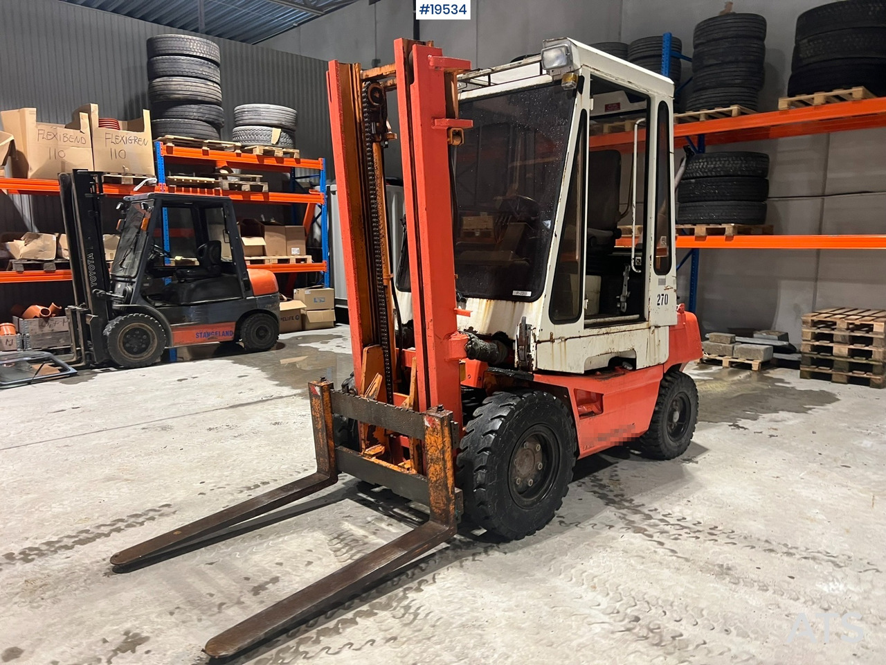 Forklift Toyota 3FD33: picture 11