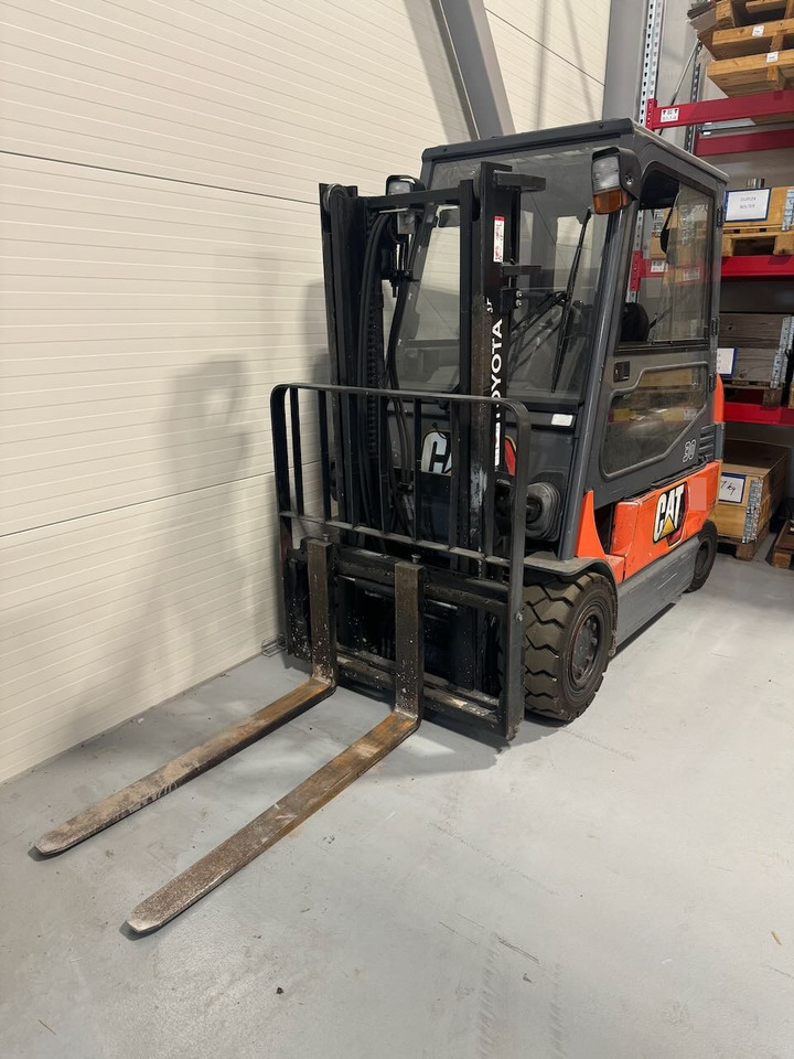 Toyota 7FBMF30 - Electric forklift: picture 3 Toyota 7FBMF30 - Electric forklift: picture 3