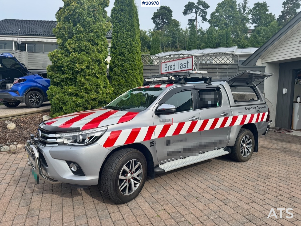Pickup truck Toyota HILUX: picture 21