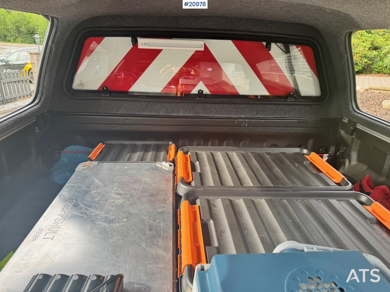Pickup truck Toyota HILUX: picture 28