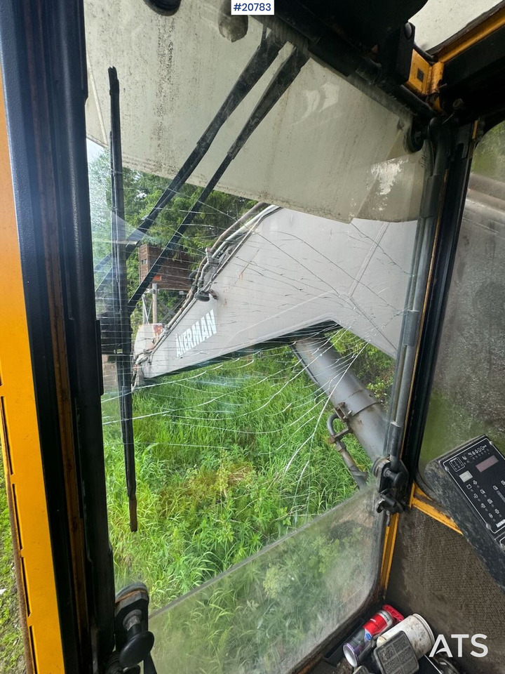 Crawler excavator Volvo EC230B: picture 23