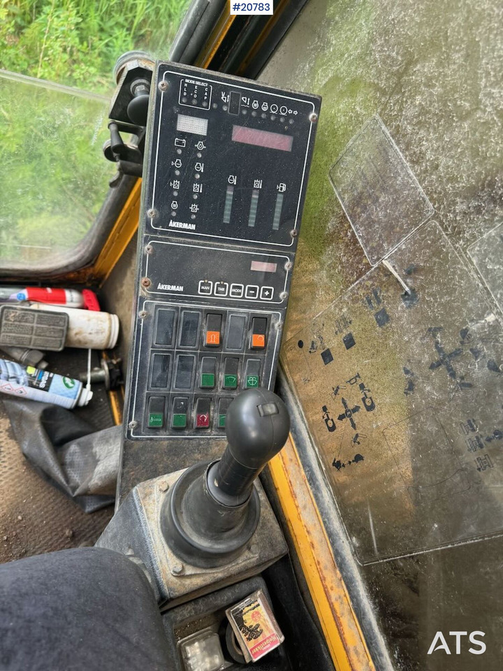 Crawler excavator Volvo EC230B: picture 22