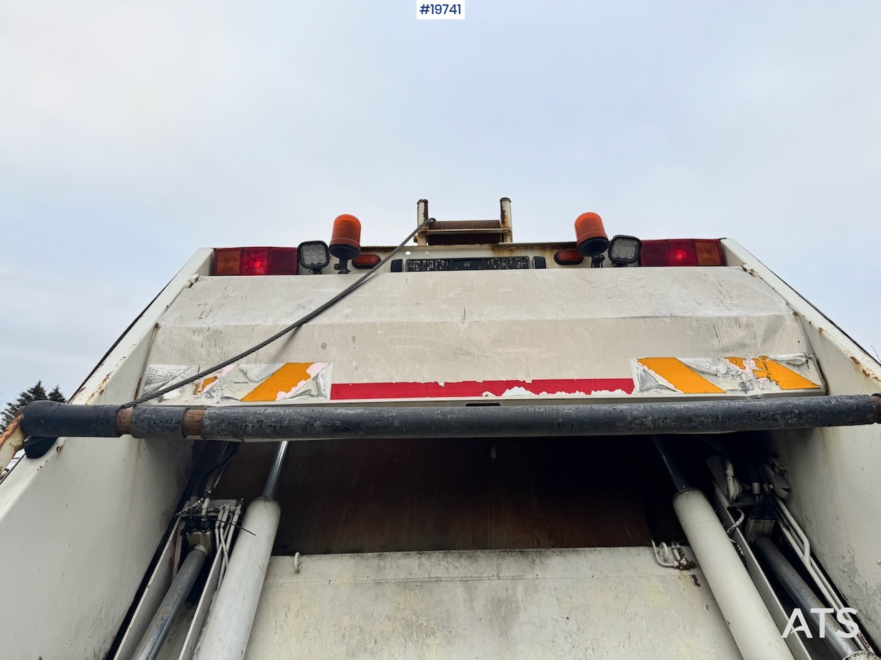 Garbage truck Volvo FE340: picture 19