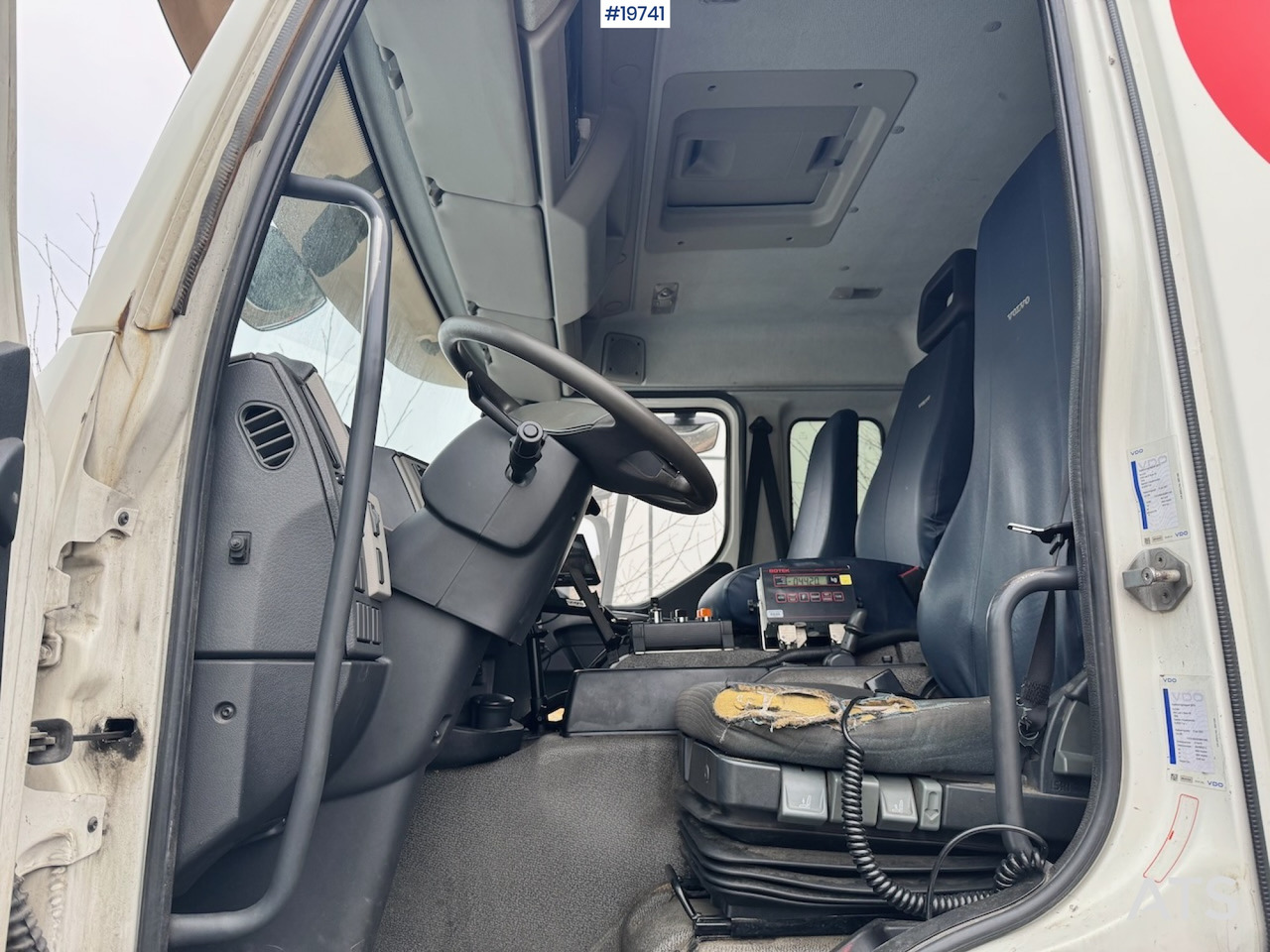 Garbage truck Volvo FE340: picture 34