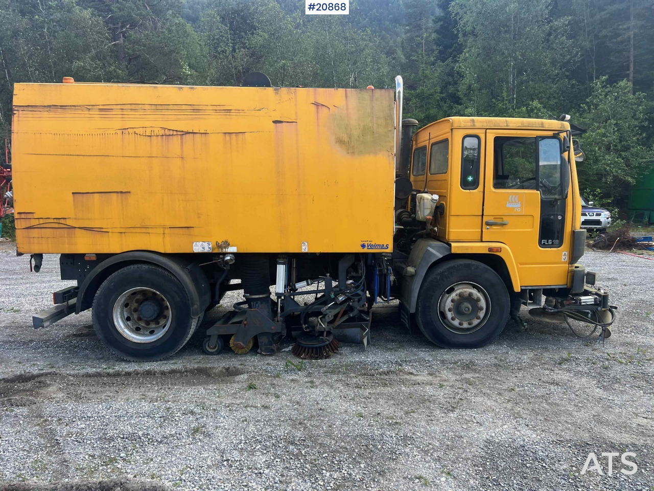 Road sweeper Volvo FL616: picture 6