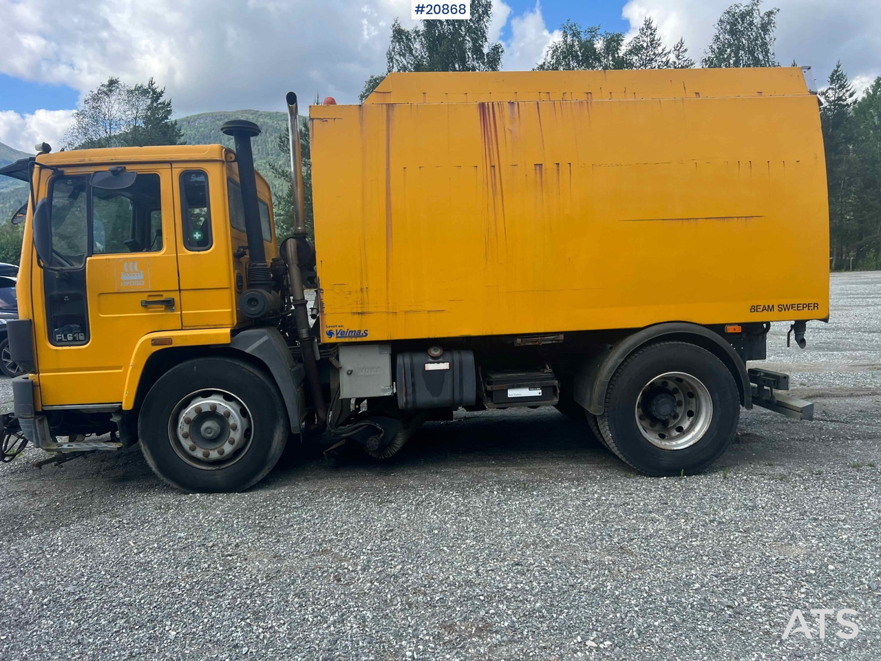 Road sweeper Volvo FL616: picture 24