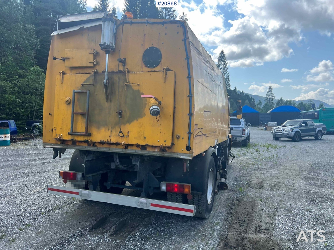 Road sweeper Volvo FL616: picture 13
