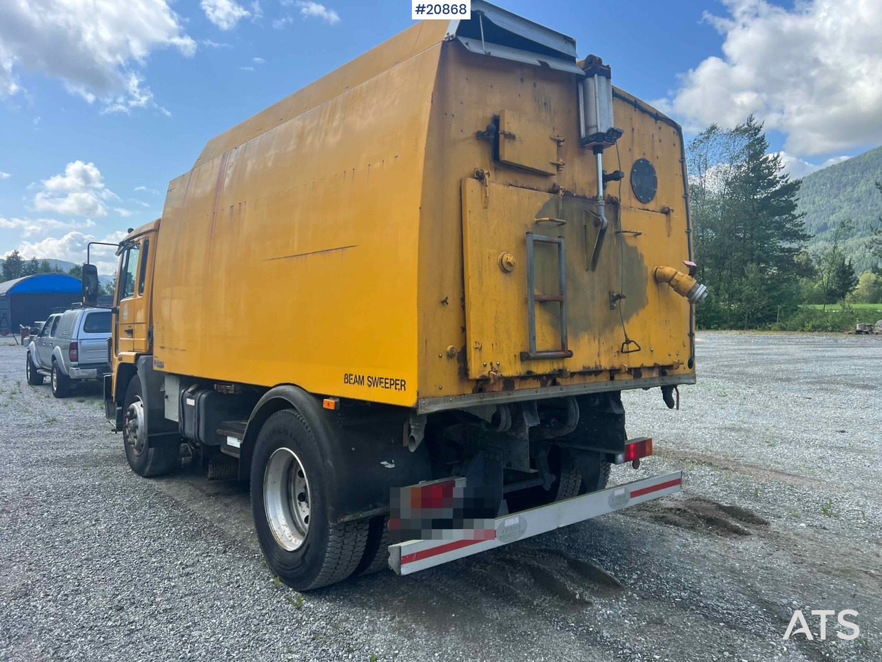 Road sweeper Volvo FL616: picture 18