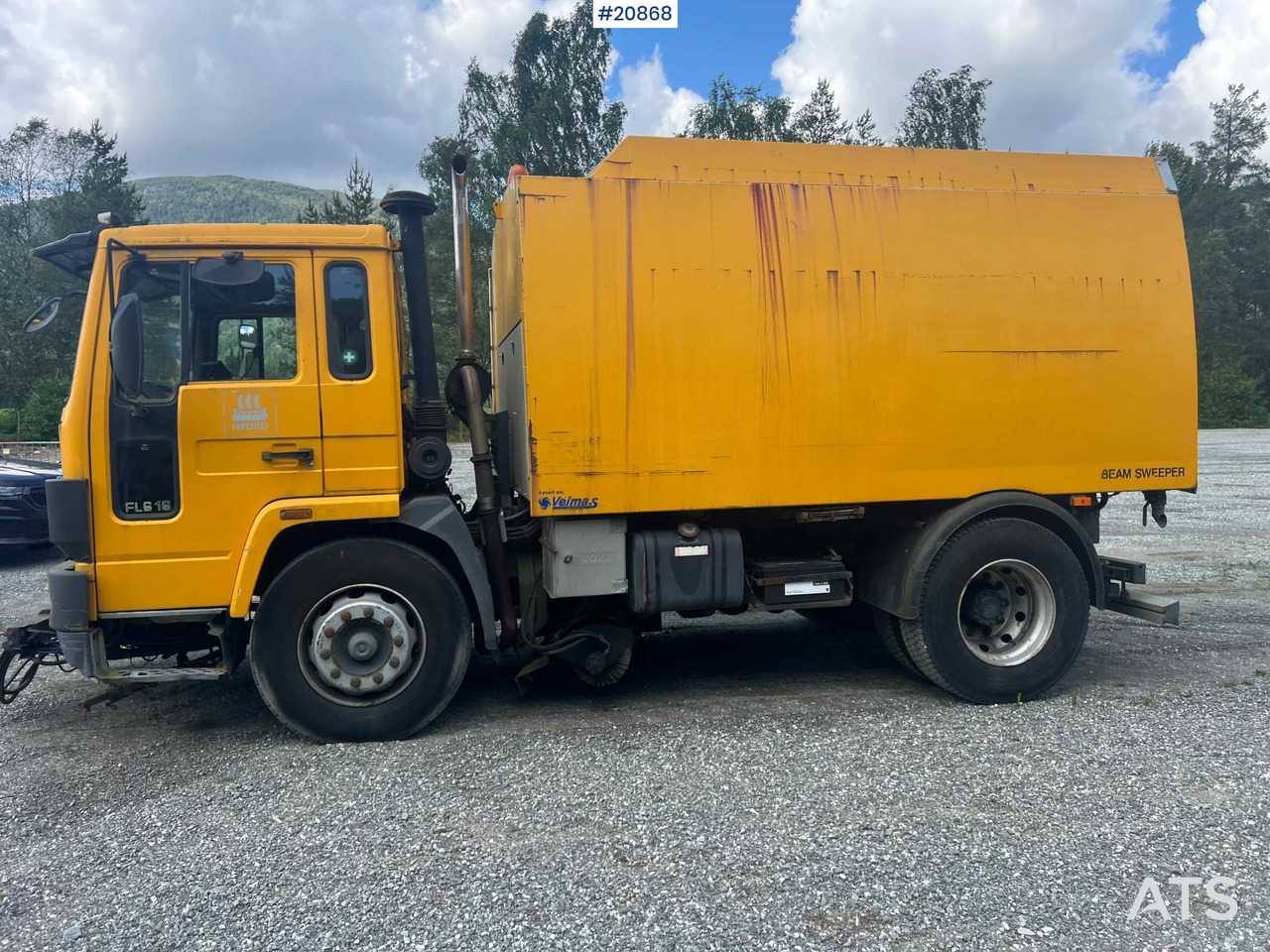 Road sweeper Volvo FL616: picture 25