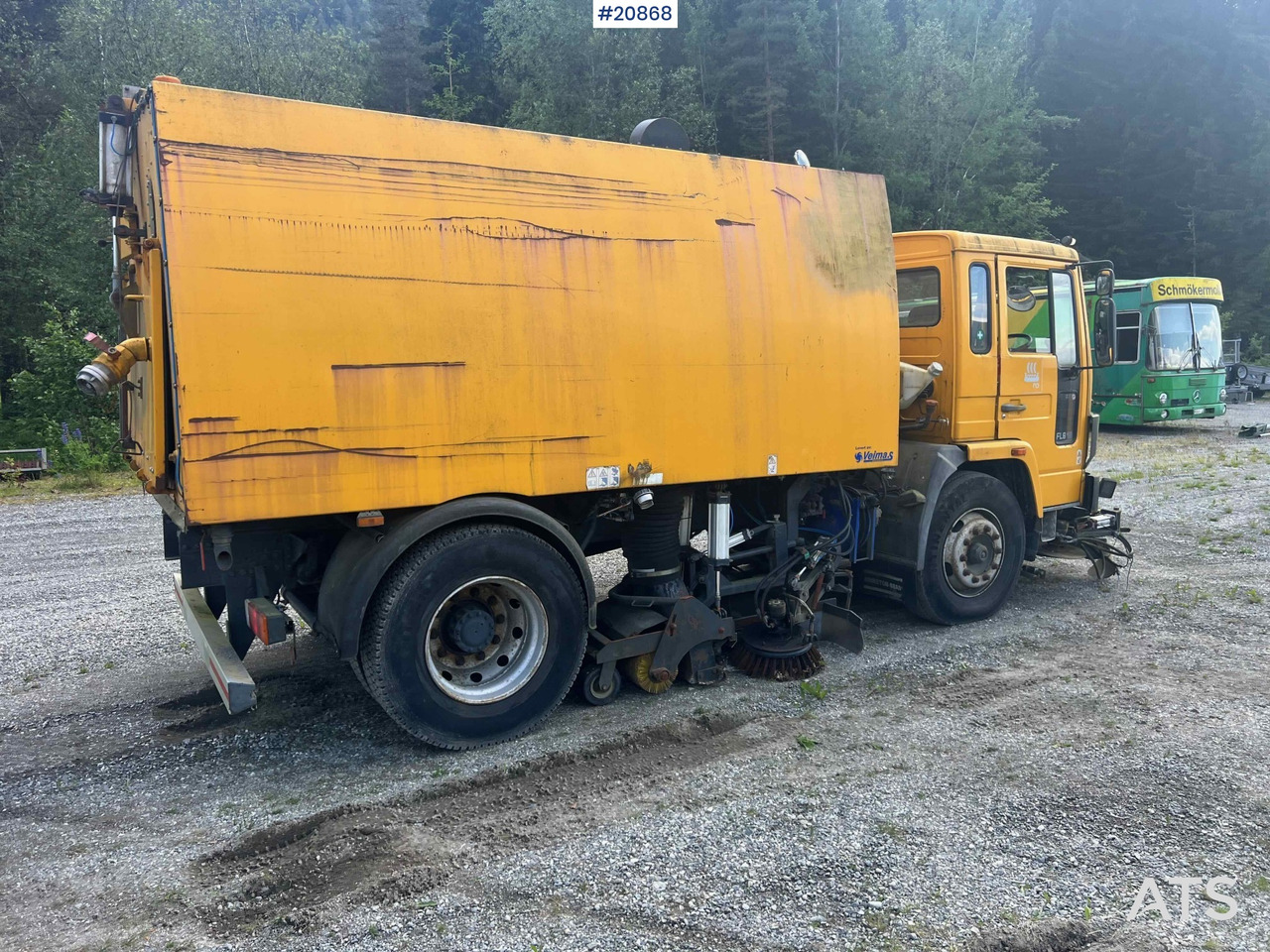 Road sweeper Volvo FL616: picture 9