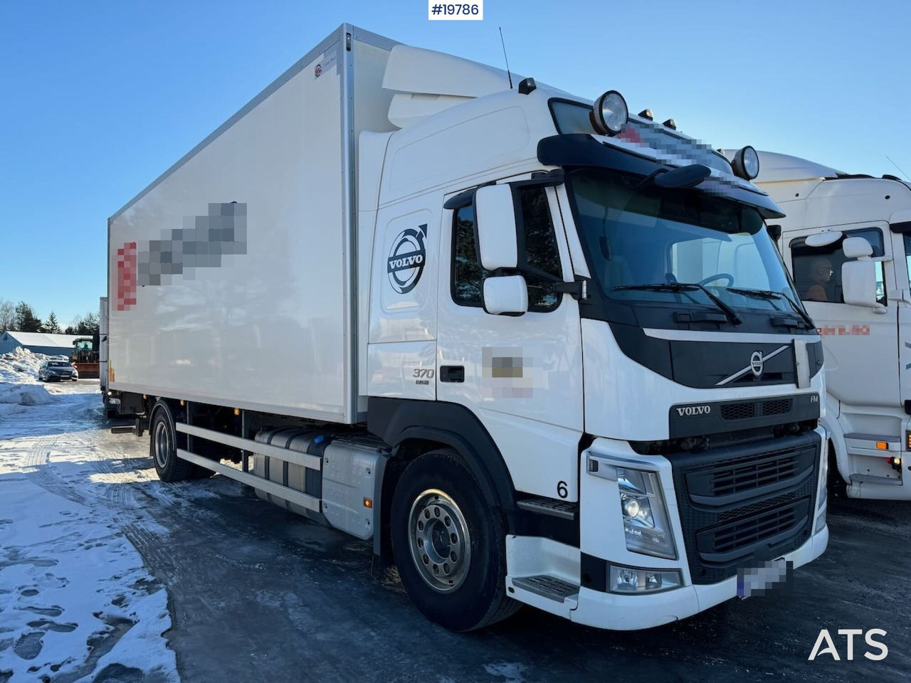 Volvo FM370 - Box truck: picture 3 Volvo FM370 - Box truck: picture 3