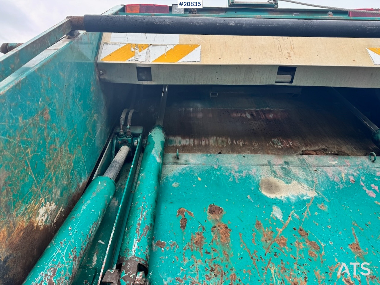 Garbage truck Volvo FM410: picture 23 Garbage truck Volvo FM410: picture 23