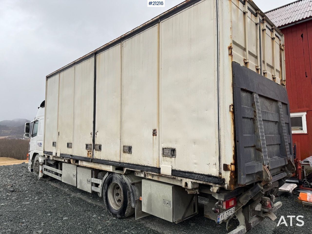 Volvo FM9 - Box truck: picture 3 Volvo FM9 - Box truck: picture 3