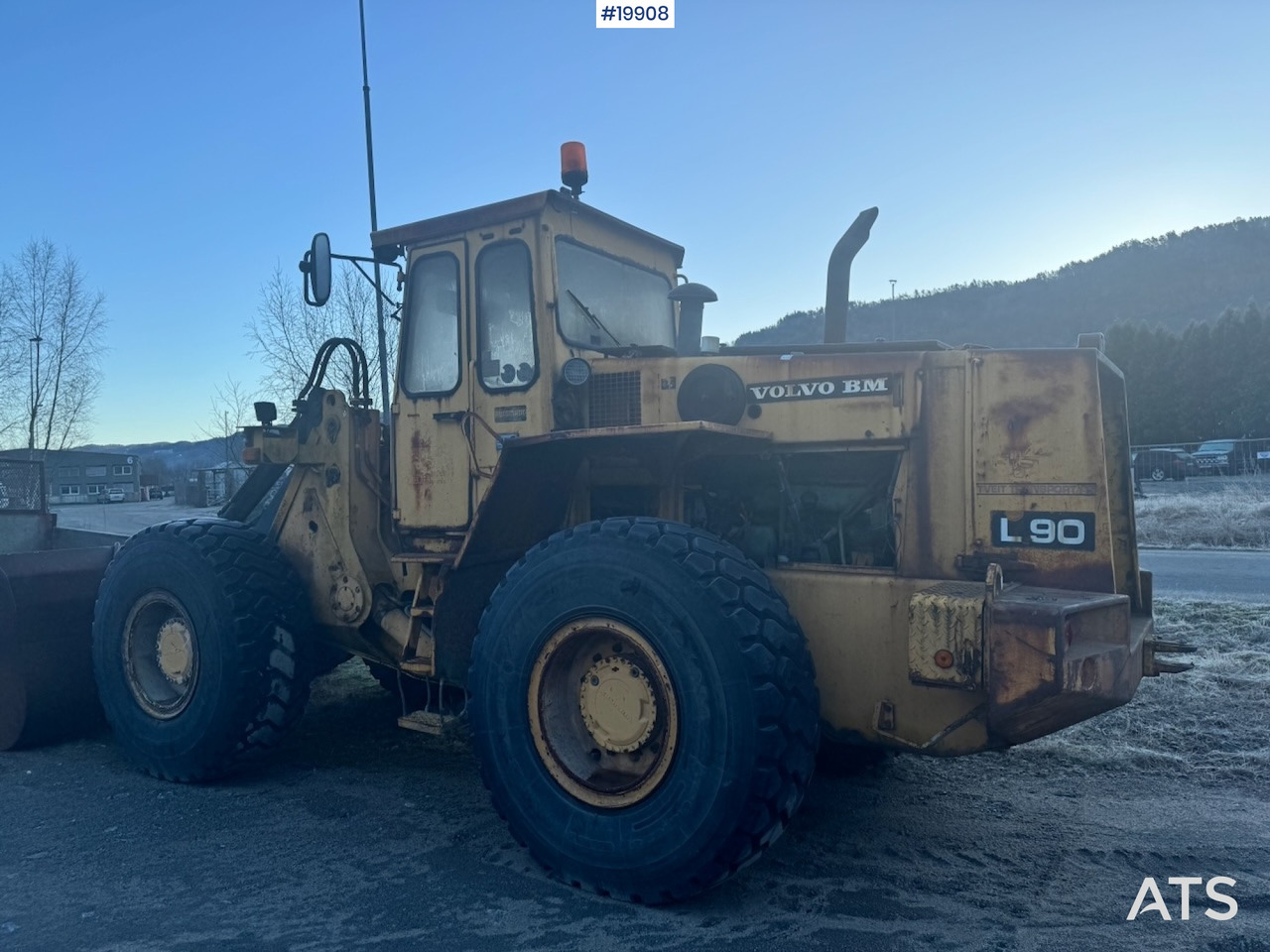 Volvo L90 - Wheel loader: picture 5 Volvo L90 - Wheel loader: picture 5