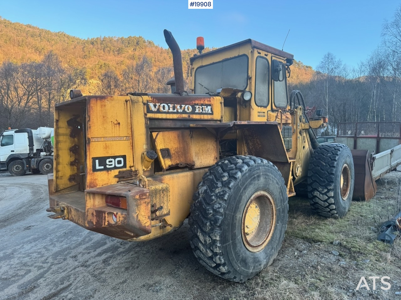 Volvo L90 - Wheel loader: picture 4 Volvo L90 - Wheel loader: picture 4