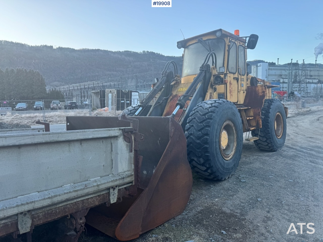 Volvo L90 - Wheel loader: picture 1 Volvo L90 - Wheel loader: picture 1