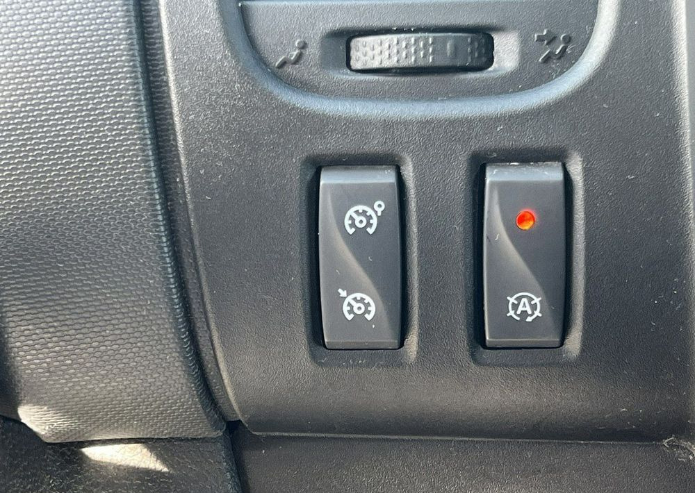 Minibus, Passenger van Renault Trafic: picture 18