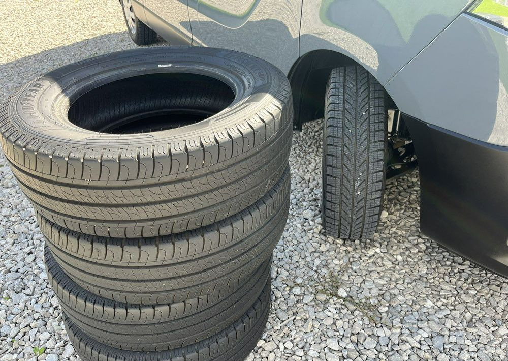 Minibus, Passenger van Renault Trafic: picture 28